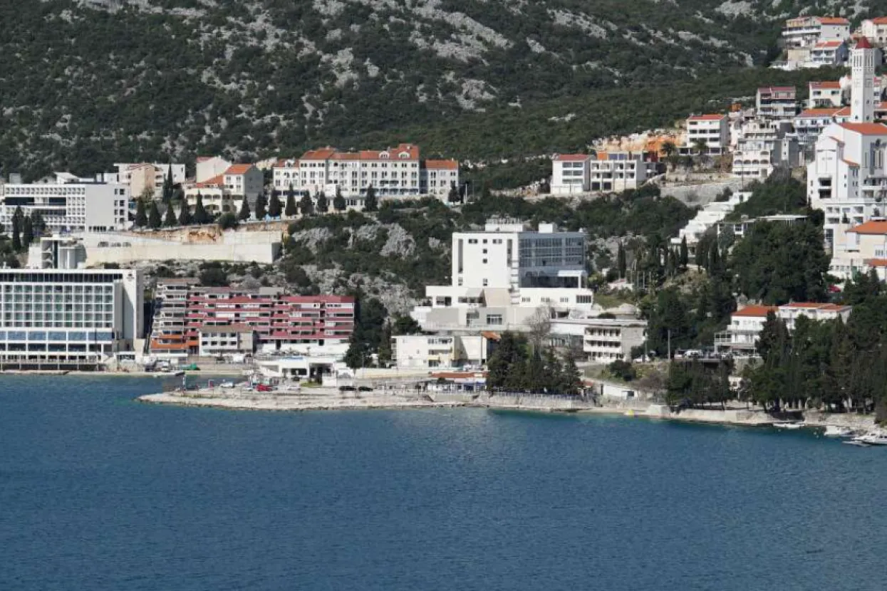 Neum.