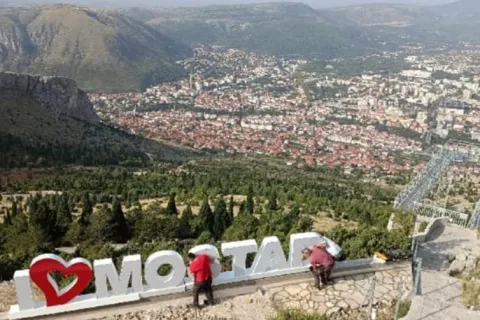 Prvi mostarski foto point postavljen na Fortici