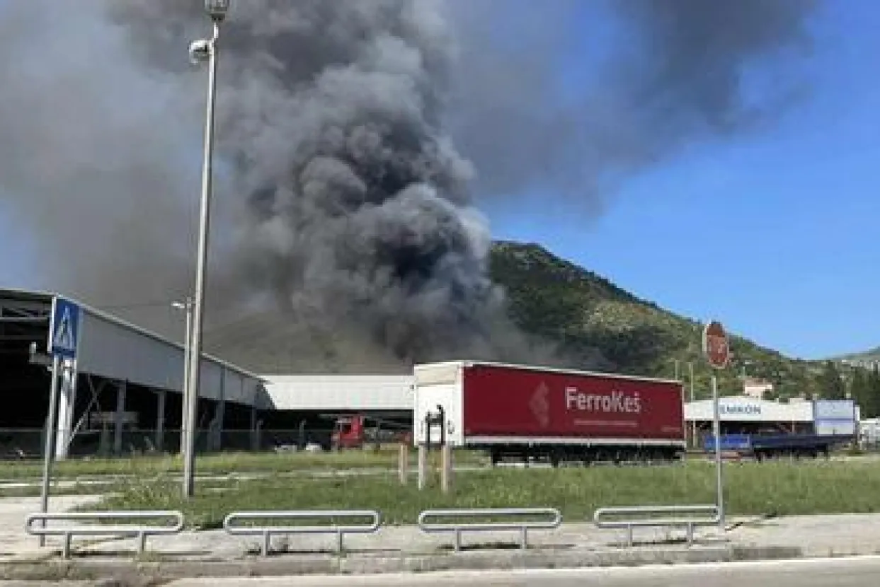 Požar u tvrtki Ferro Ke&scaron; u Mostaru