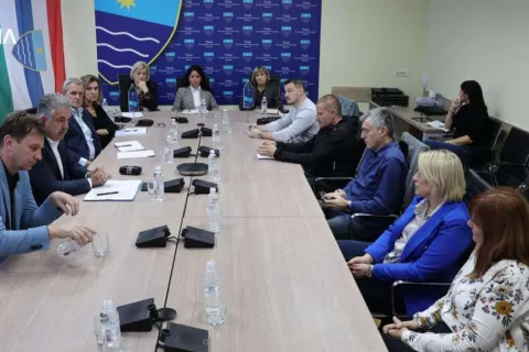 Vlada HNŽ-a usvojila Odluku o pokretanju postupka pregovora sa sindikatom radnika u zdravstvu