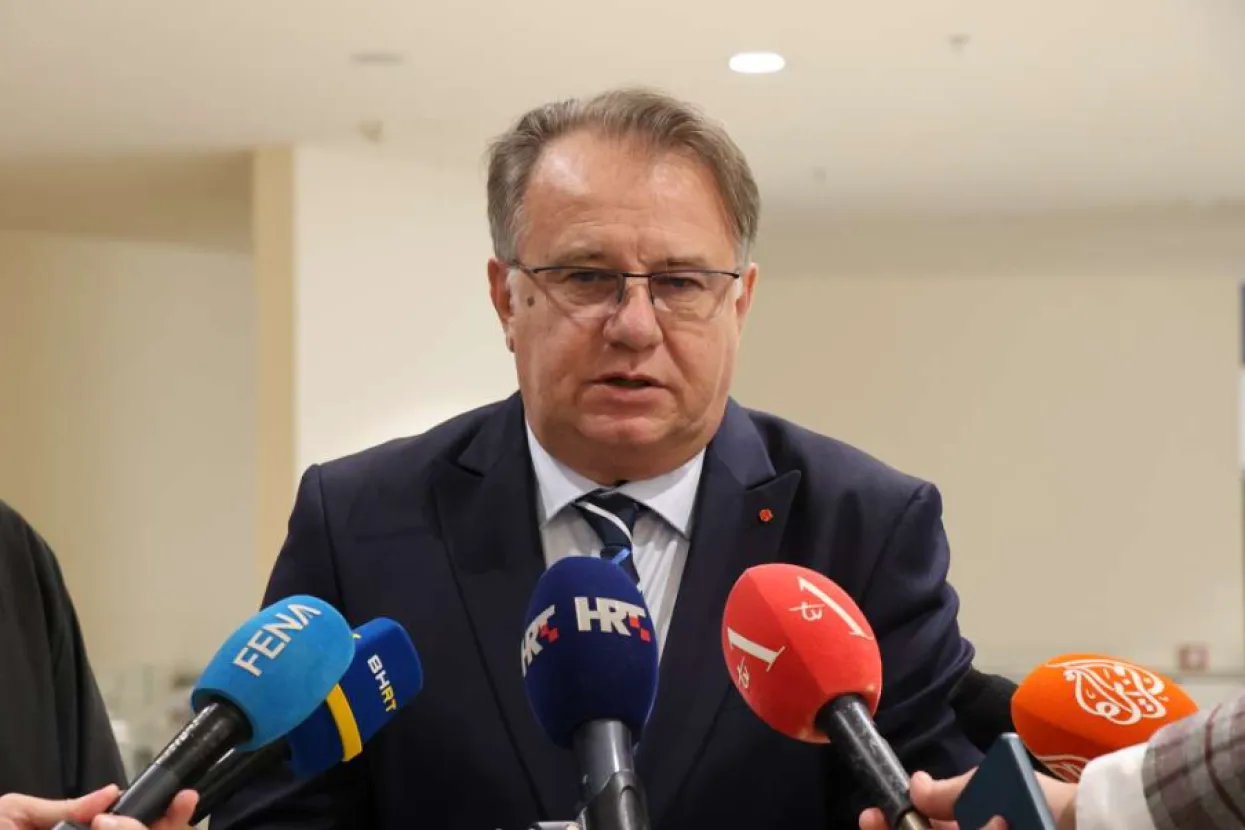 Nermin Nik&scaron;ić