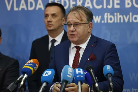 Nermin Nik&scaron;ić