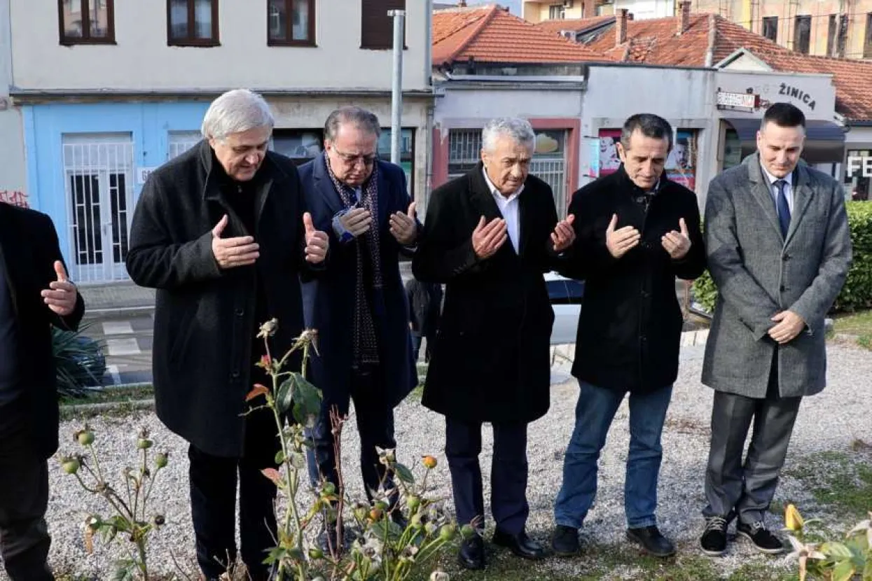 Nikšić u društvu Oručevića: Narod koji ne drži do svoje povijesti ne može polagati nadu u svoju budućnost