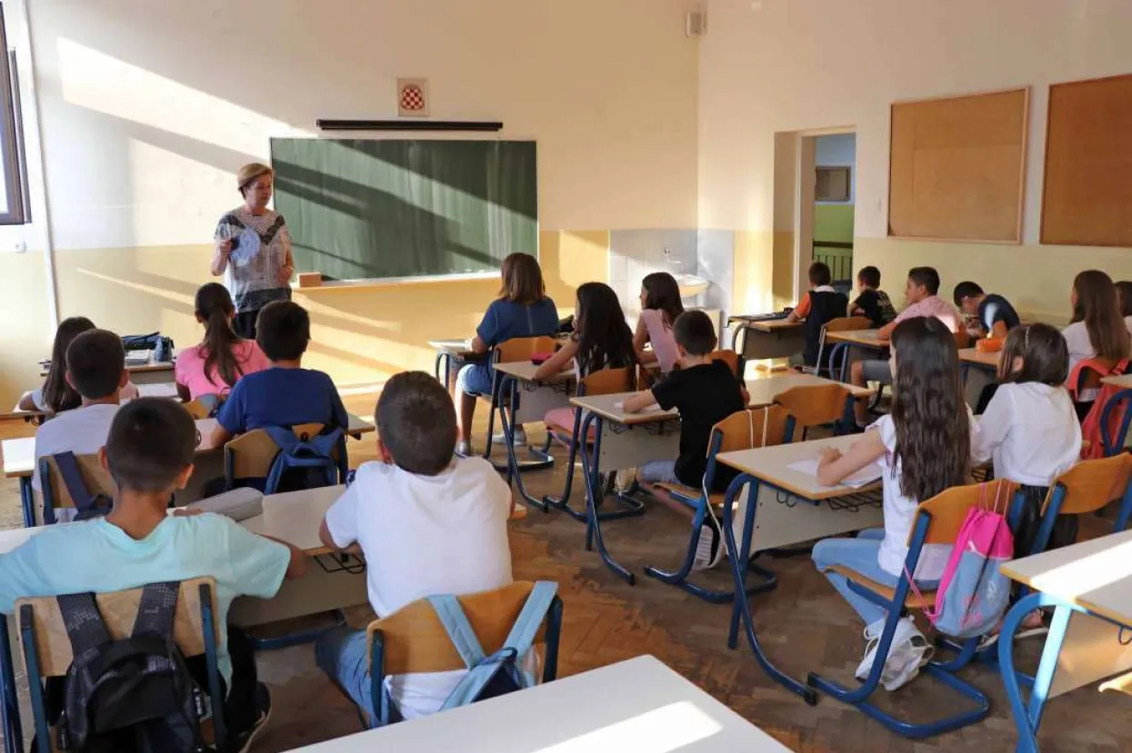 U srednjim školama na području ZHŽ-a održan štrajk upozorenja<br>