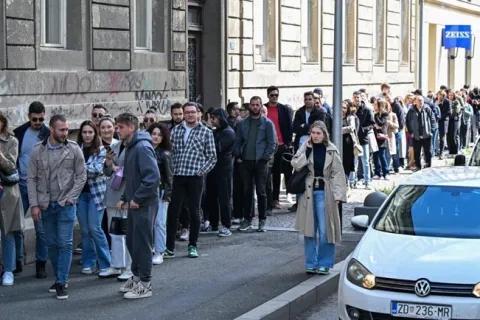 Izbori u Hrvatskoj. Ogroman red na birali&scaron;tu u Zagrebu 