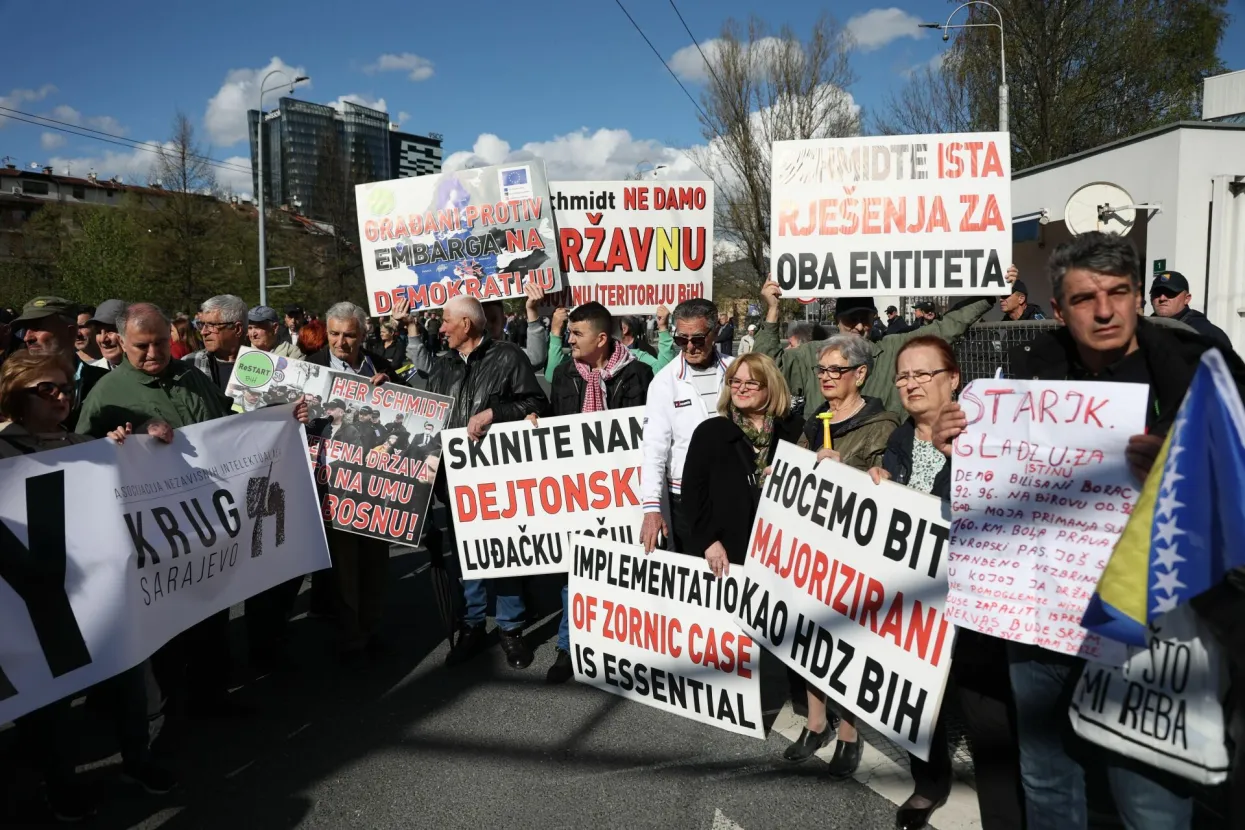 Prosvjedi pred OHR-om