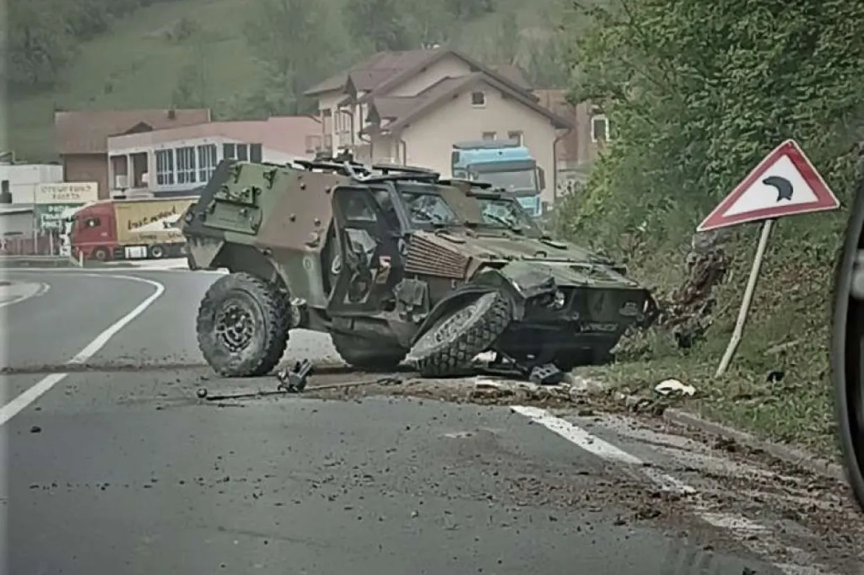 Tri pripadnika EUFOR-a ozlijeđena u prometnoj nesreći