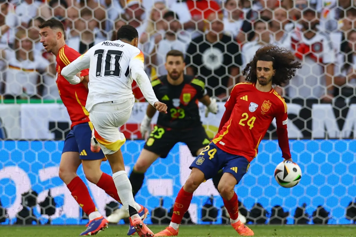 Cucurellino igranje rukom