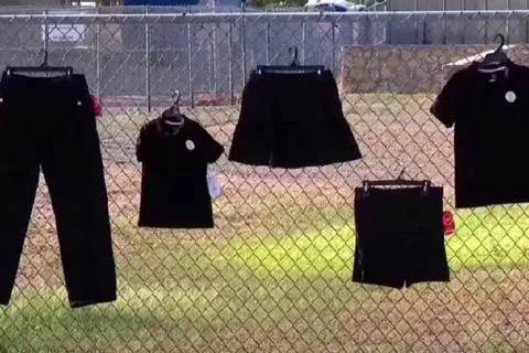 Škola u Teksasu zabranila učenicima oblačenje u crno