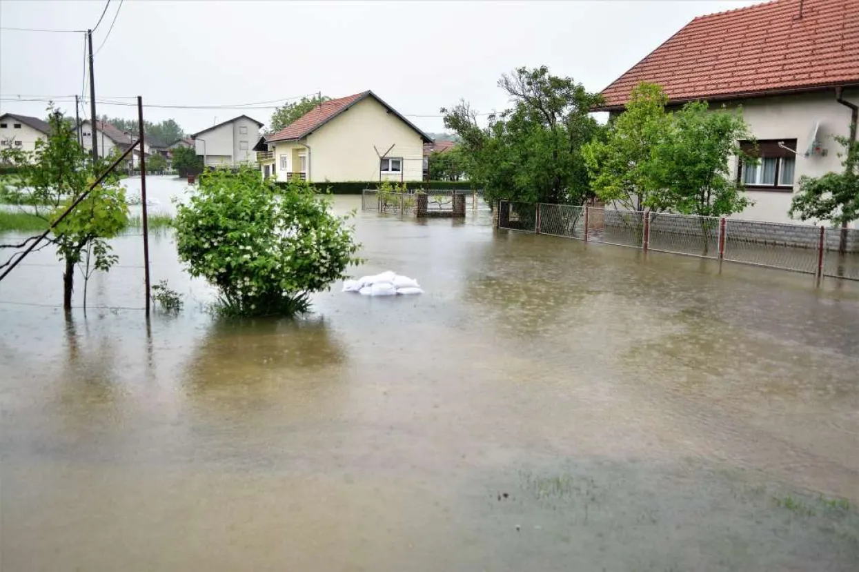 Vrh vodenog vala Dunava noćas u&scaron;ao u Hrvatsku 