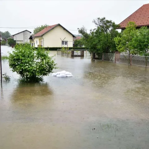 Vrh vodenog vala Dunava noćas u&scaron;ao u Hrvatsku 