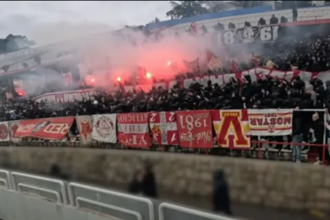 Ultrasi zapalili transparente Red Armya