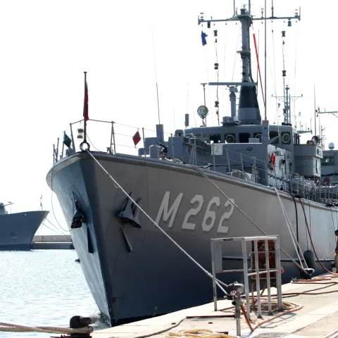 Split, 17.06.2011 - U splitsku pomorsku bazu Loru danas je u sklopu vojne suradnje NATO-a i HRM-a uplovila skupina od pet ratnih brodova sa zapovjednim brodom Spetsaiem" grčke ratne mornarice na čelu, koji bi u splitskoj luci trebali ostati do utorka, rekla je pukovnica hrvatske Obalne strae Sandra Jonjić. 