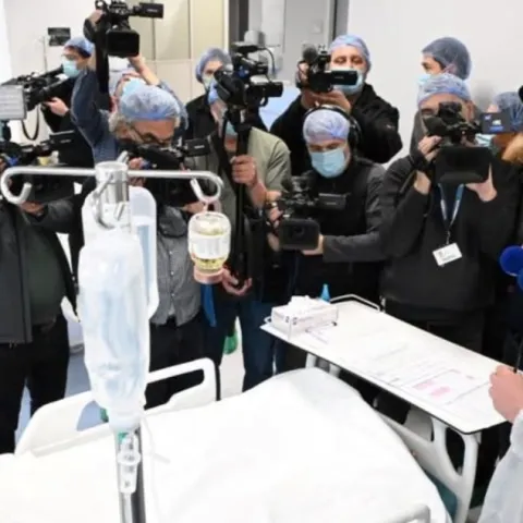 Vučić s kamerama obišao ozlijeđene Makedonce