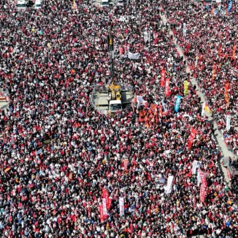 Golemi prosvjedi protiv Erdogana, na ulicama deseci tisuća ljudi