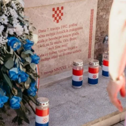 Široki Brijeg obilježava 33 godine od raketiranja grada