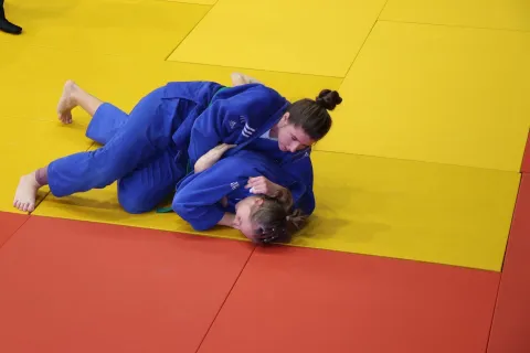 MOSTAR, 3. studenoga (FENA) – U Mostaru je u nedjelju svečano otvoreno ovogodišnje izdanje judo turnira Borsa Opena, najveće sportske manifestacije u Gradu na Neretvi na kojoj nastupa 1.153 natjecatelja iz 28 europskih država. (Foto FENA/ES)