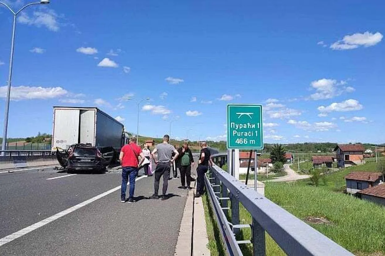 U nesreći kod Banje Luke poginuli zastupnik u NSRS-u Srđan Todorović, njegova supruga i dijete