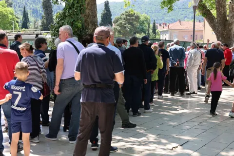 MOSTAR, 1. svibnja (FENA) - Proslava MeД'unarodnog praznika rada uz sindikalni grah odrЕѕana je u ДЌetvrtak na mostarskom ЕЎetaliЕЎtu kod parka Zrinjevac.(Foto FENA/Branka Soldo)