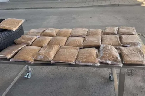 Državljanin BiH skrivao duhan unutar kotača