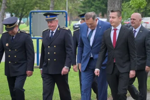 Dodik i Stevandić stigli u vojarnu Kozara