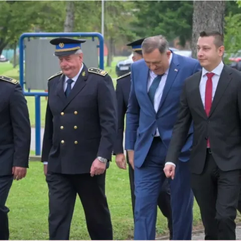 Dodik i Stevandić stigli u vojarnu Kozara