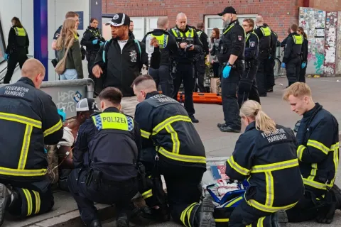 Napad nožem u Hamburgu. Žena na kolodvoru izbola sedamnaest ljudi