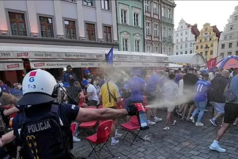 Tučnjava navijača Chelseaja i Betisa u Poljskoj