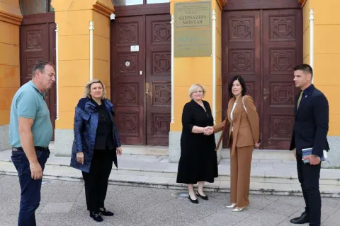 Izaslanstvo Vlade HNŽ-a posjetilo Gimnaziju Mostar