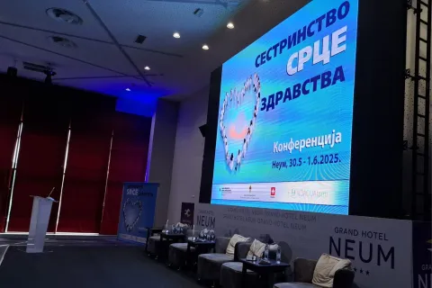 NEUM, 30. svibnja (FENA) вЂ" U Neumu je danas poДЌela trodnevna konferencija вЂћSestrinstvo вЂ" srce zdravstvaвЂњ, usmjerena na unaprjeД'enje profesije medicinskih sestara i tehniДЌara.(Foto FENA/Branka Soldo)