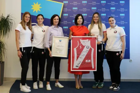 Košarkašice Zrinjskog kod premijerke HNŽ-a nakon osvajanja dvostruke krune 