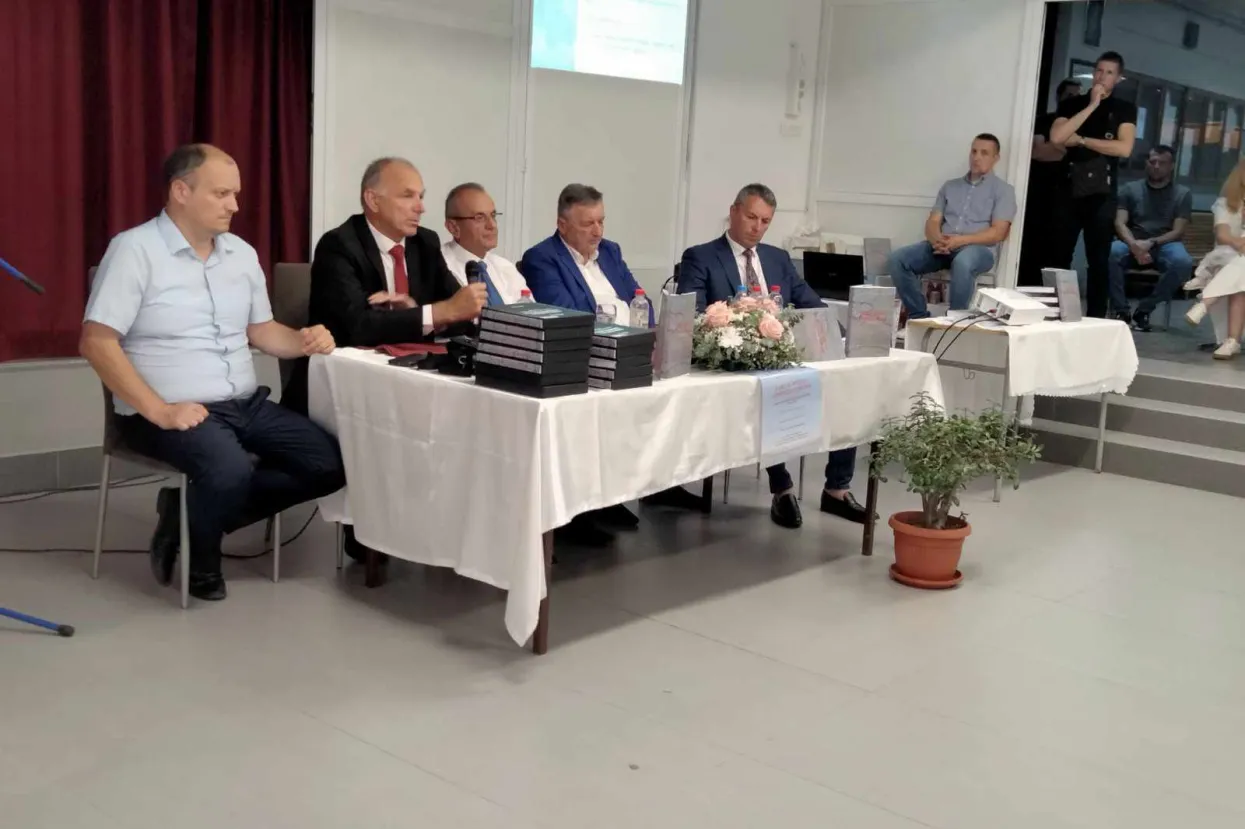 S predstavljanja knjige " Kako je opstala Lepenička enklava" u Kiseljaku