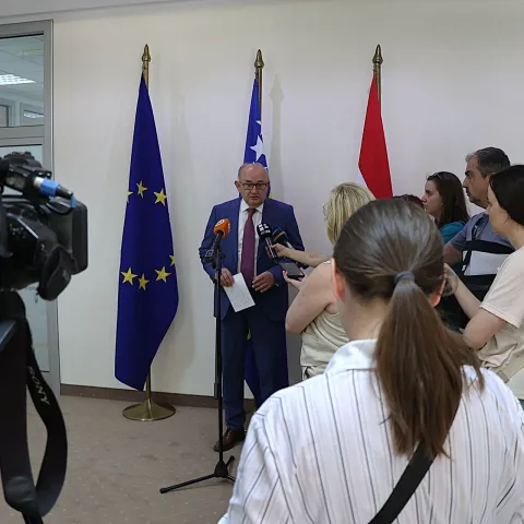 MOSTAR, 23. lipnja (FENA) вЂ" Glavno vijeД‡e Hrvatskog narodnog sabora (GV HNS) BiH je na sjednici odrЕѕanoj u ponedjeljak u Mostaru obradilo nekoliko tema, s posebnim naglaskom na vanjsku politiku BiH i meД'unarodno predstavljanje.(Foto FENA/Mario Obrdalj)