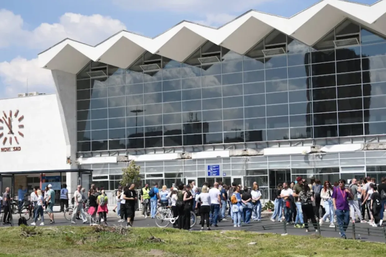 Srbija obiteljima stradalih u Novom Sadu mora platiti po 43.000 eura 