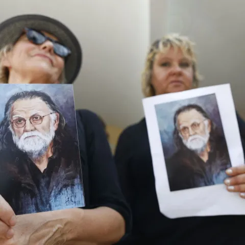 Na sarajevskom groblju Bare brojni građani i javne osobe oprostile su se danas od legendarnog bh. glumca Josipa Pejakovića