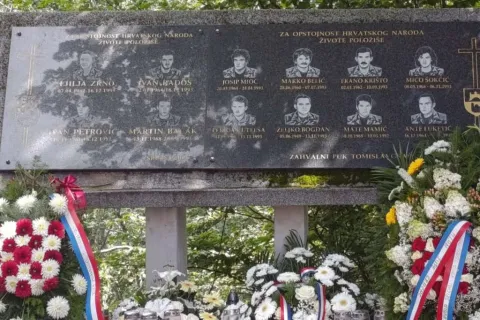 Na Pomenu obilježena 32. obljetnica stradanja hrvatskih branitelja iz Tomislavgrada i Rame 
