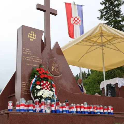 Na Stipića livadi obilježena 32. obljetnica zločina Armije BiH