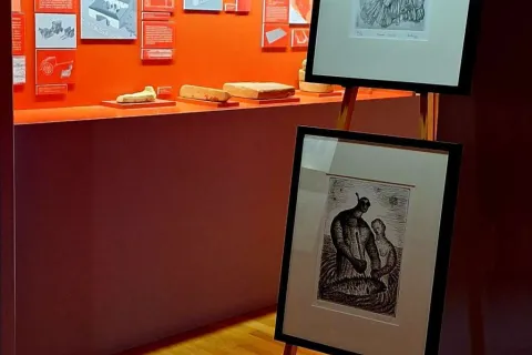 Pjesničko-grafička mapa posvećena Tonku Maroeviću predstavljena u Livnu