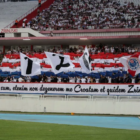 MOSTAR, 7. kolovoza (FENA) - Nogometaši Zrinjskog su u trećem kolu kvalifikacija za UEFA Europsku ligu na stadionu pod Bijelim brijegom odigrali neriješeno s islandskim Breidablikom. Rezultat je bio 1:1, a ovaj dvomeč riješiti će se uzvratom na Islandu. (Foto FENA/ES)
