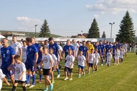 LIVNO, 7. kolovoza (FENA) - U sklopu Livanjskog kulturnog ljeta u Livnu je u četvrtak održan humanitarni glazbeno-sportski spektakl "Srce Livna 2025".(FotoFENA/Mario Lončar)