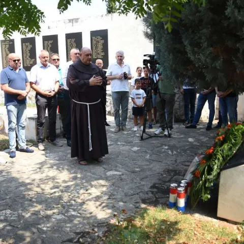 U Buni odana počast poginulim pripadnicima brigade Knez Branimir - Čitluk