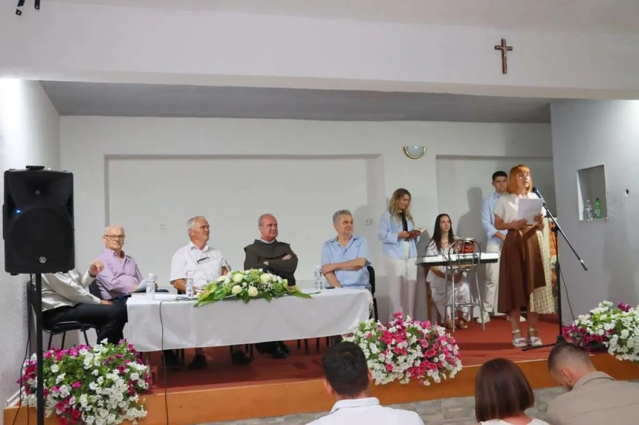 Predstavljana knjiga "Selo Crvenice – pečat jednog vremena"