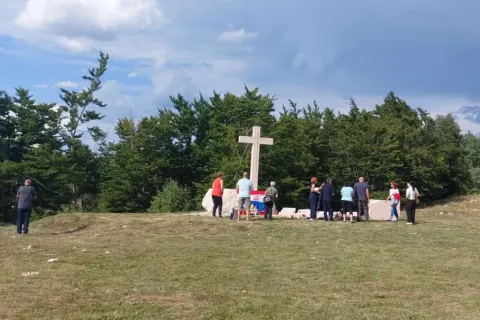 Spomen na žrtve partizanskih zločina u Paklinama 