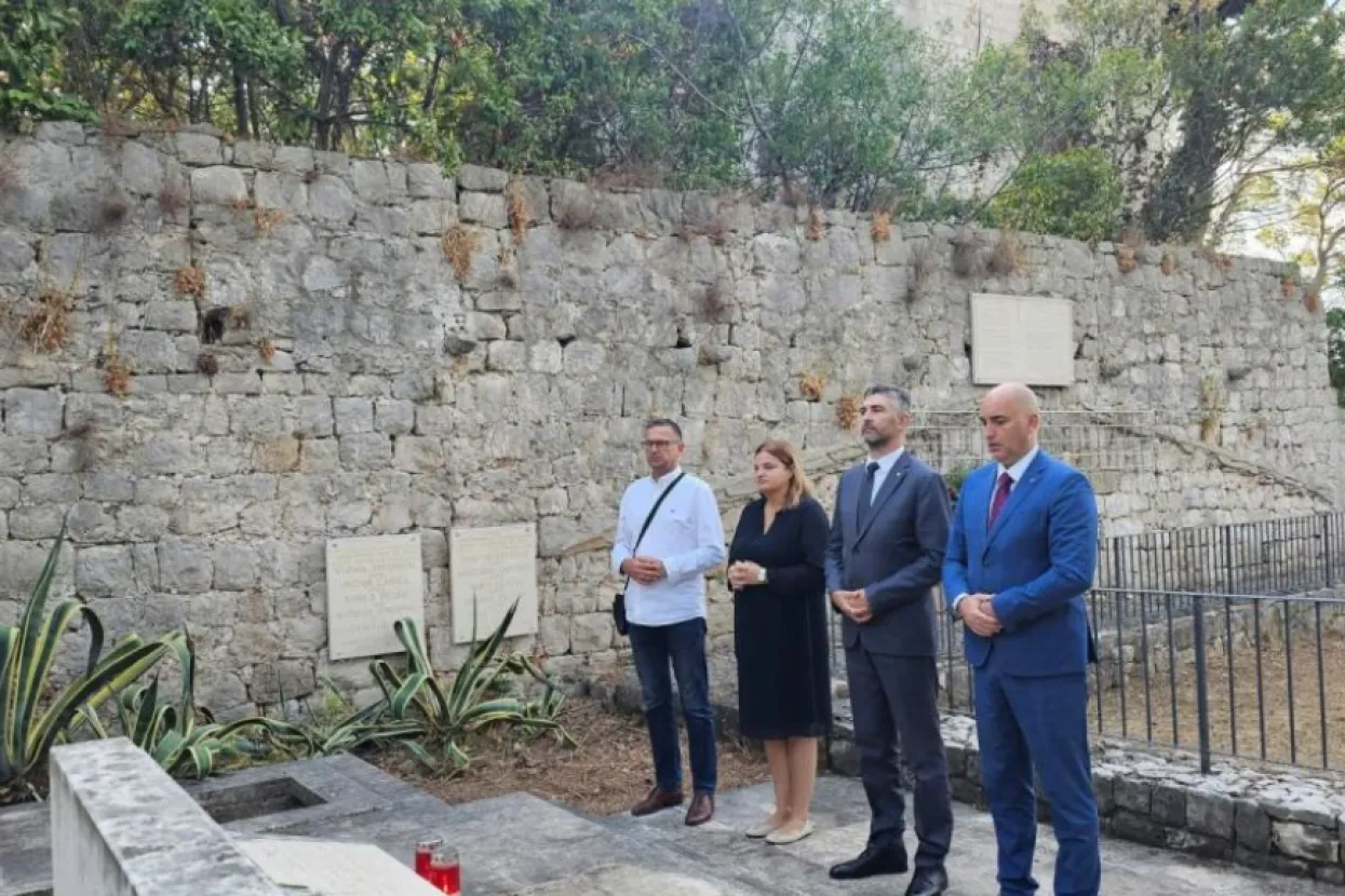 Izaslanstvo grada Dubrovnika odalo počast žrtvama na Daksi