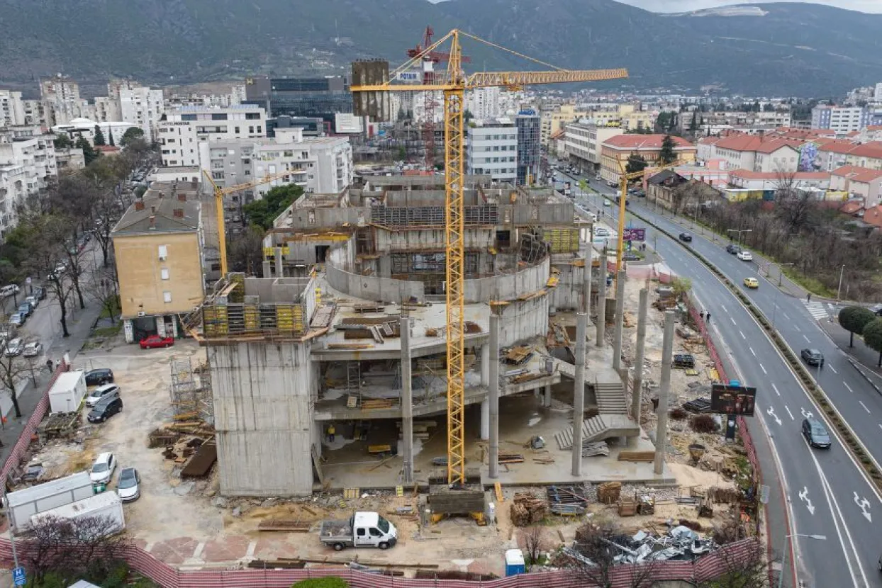 Zgrada HNK Mostar u izgradnji