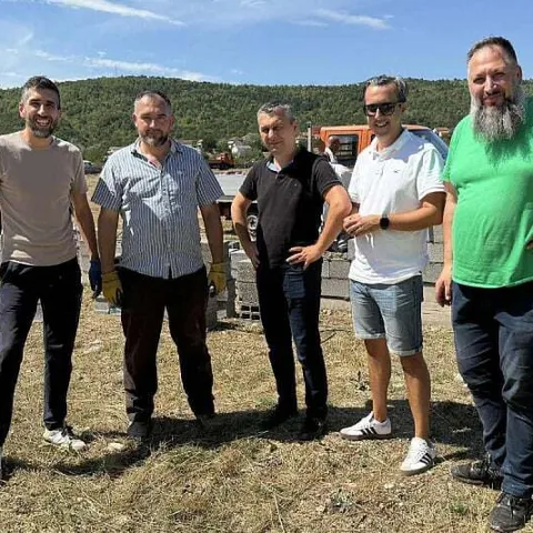 Bošnjački ministri i zastupnici iz SDA i SDP-a dali potporu nelegalnoj gradnji mezarja u Stocu