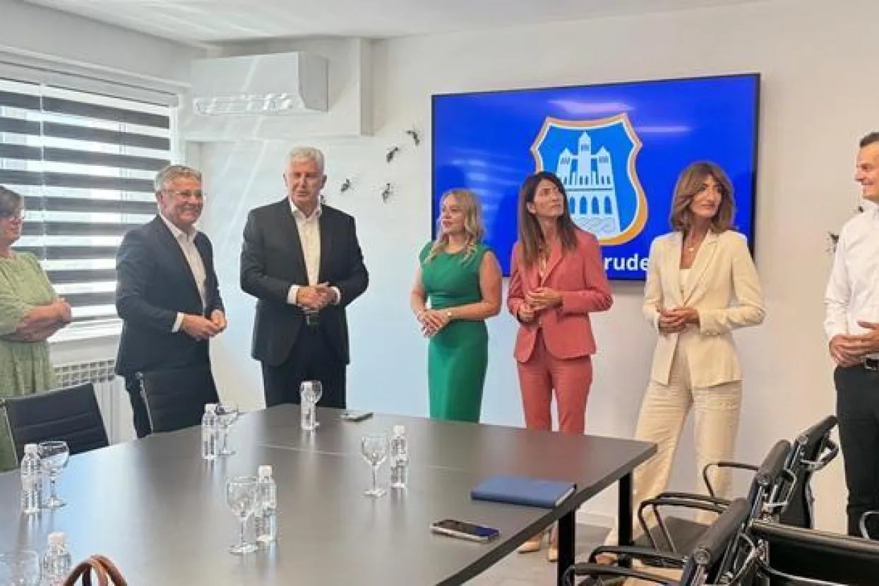 Čović i izaslanstvo održali sastanak s načelnikom Grizeljom