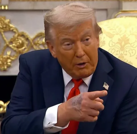 Velika masnica na Trumpovoj ruci