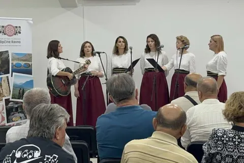 Manifestacijom 'Grgurovi hukovi' obilježen Dan Općine Ravno 