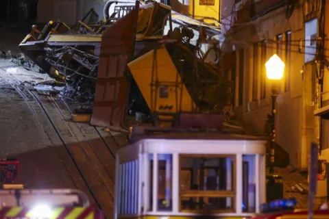 Uspinjača iskočila iz tračnica